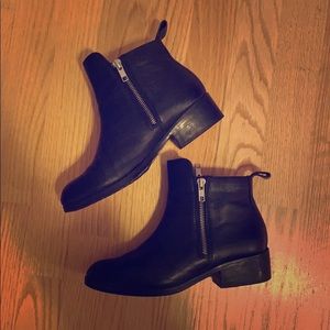 Black leather Chelsea boots